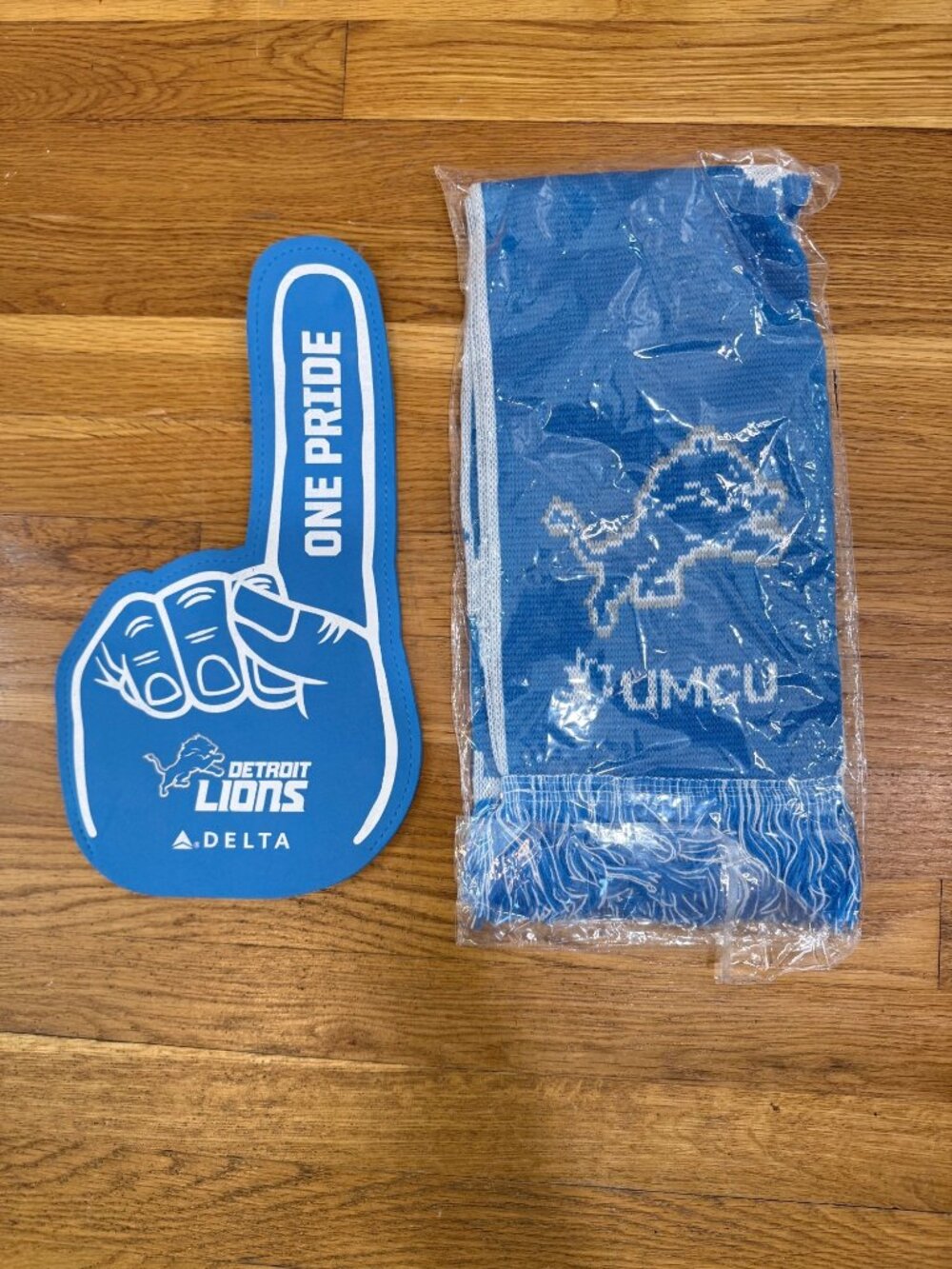 Official Fan Gear Detroit Lions Gameday New Scarf Foam Finger Set
